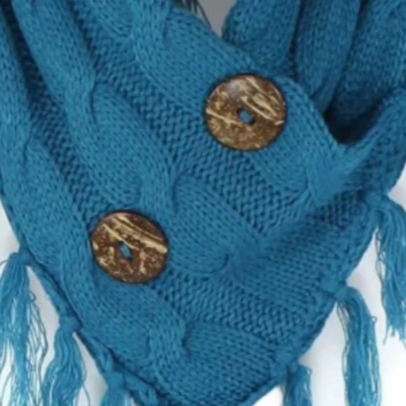 VERY MODA Knit Fringed Infinity Scarf Wrap Capelet Turquoise One Size NWT - Picture 2 of 6